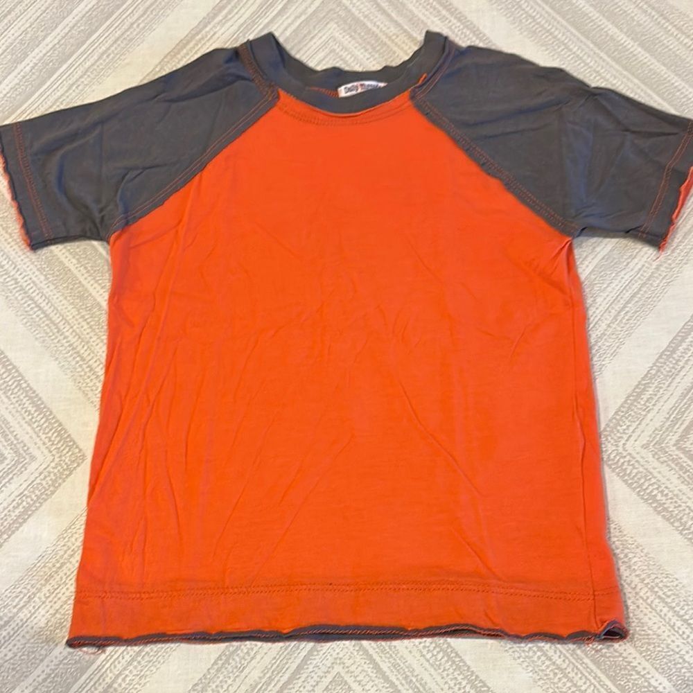 Daily Threads Boys Orange & Gray Distressed Hem Short Sleeve T-Shirt: Size 4